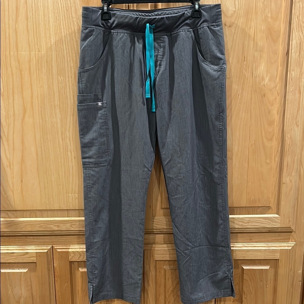 Figs Kade Cargo Scrub Pants